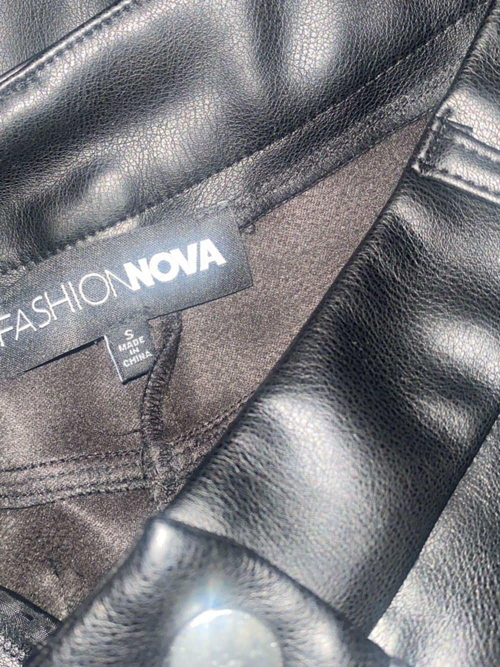 🫍 Sleek Black Faux Leather High-Waist Pants